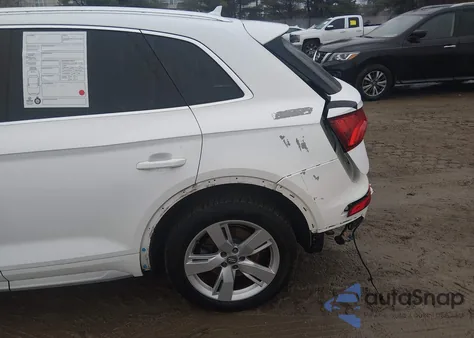 2018 Audi Q5 2.0T Premium/2.0T Tech Premium z USA, uszkodzony, nr VIN WA1BNAFY2J2240907